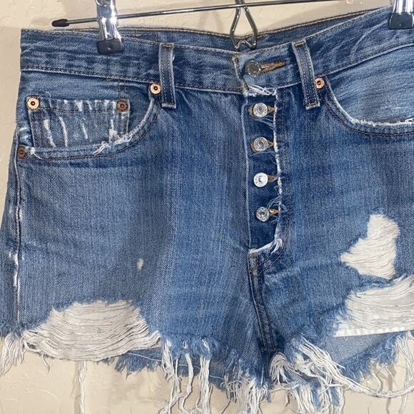 Levi’s 501 cut offs - Picture 7 of 7